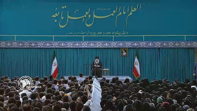 Iranpress: لقاء رمضاني لقائد الثورة مع الطلبة الجامعيين 