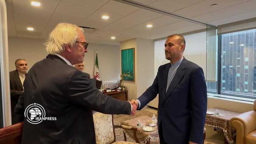 Iranpress: وزير الخارجية الإيراني: يجب كبح نتنياهو