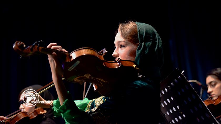 Iranpress: أوركسترا الصداقة السيمفونية الطاجيكية الإيرانية بمدينة شيراز