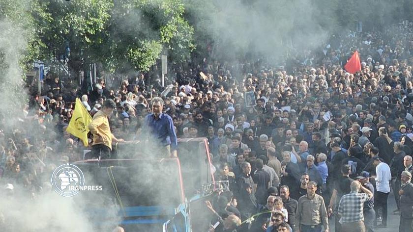 Iranpress: مشاركة الملايين من أبناء الشعب الإيراني في مراسم تشييع الرئيس الشهيد رئيسي