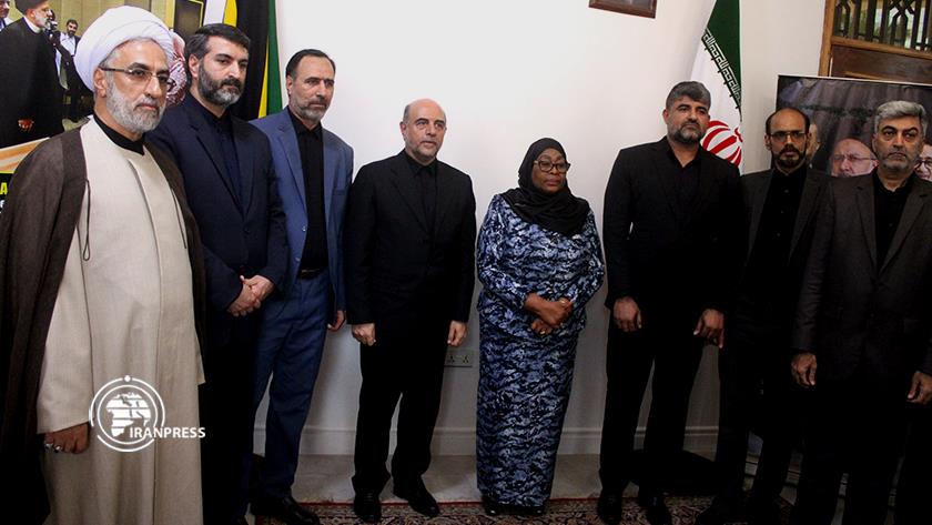 Iranpress: رئيسة جمهورية تنزانيا تعزي إيران باستشهاد الرئيس الإيراني ورفاقه