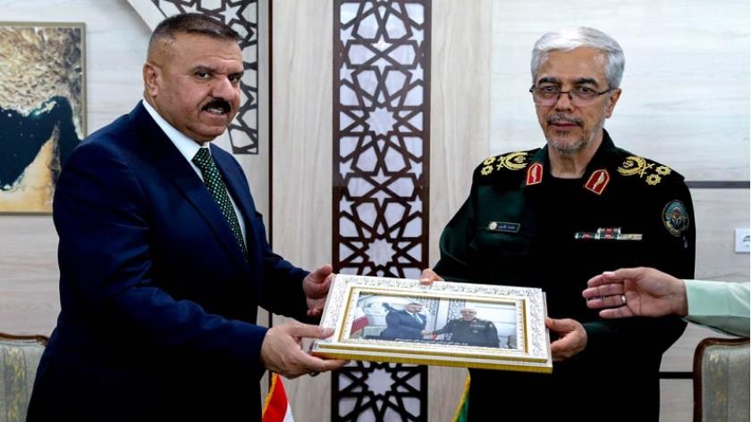 Iranpress: هيئة الأركان العامة للقوات المسلحة الإيرانية تطالب العراق بتنفيذ الاتفاقية الأمنية