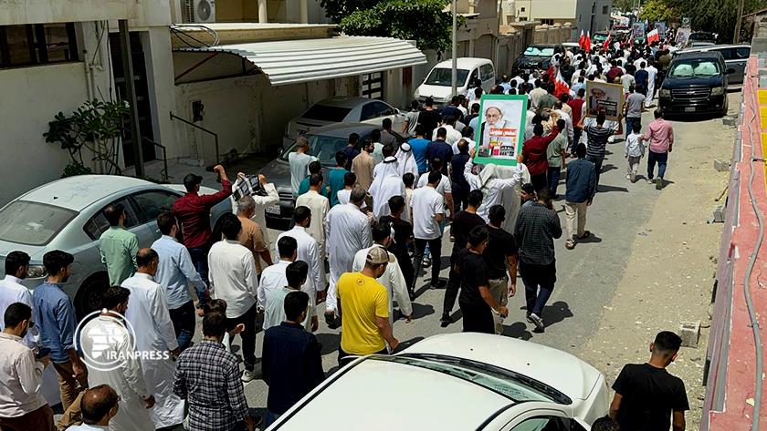 Iranpress: مظاهرة شعبية في البحرين تنديدًا بالمجازر الصهيونية في رفح 