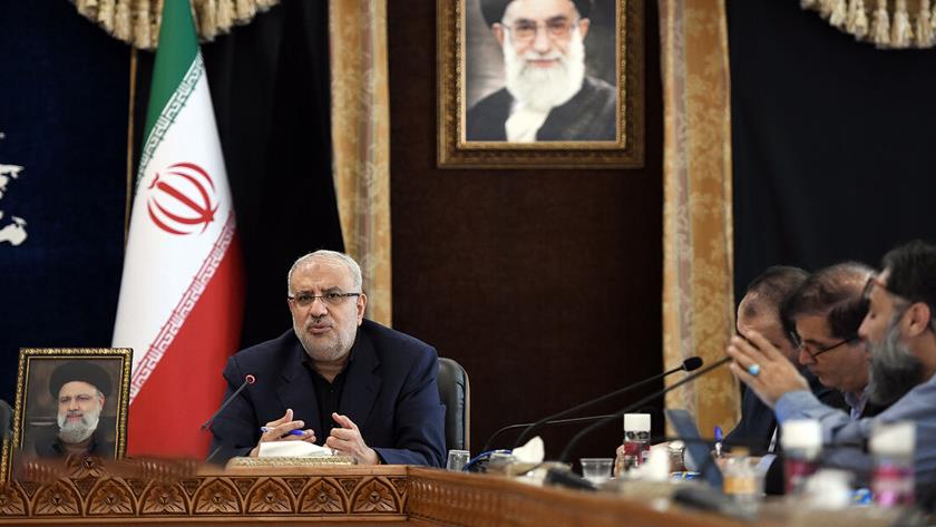Iranpress: إنتاج إيران من النفط..4 ملايين برميل يوميا حتى نهاية العام