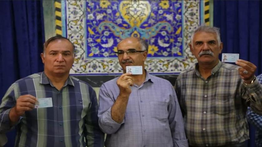 Iranpress: لجنة الانتخابات: أجريت الانتخابات في سلام وأمن كامل 