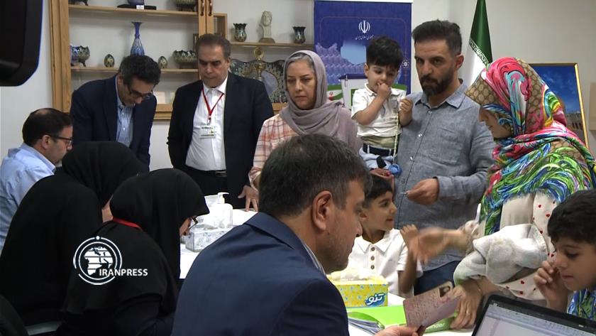 ایران برس: شاهد بالصور والفيديو.. الإيرانييون في الخارج يشاركون في الانتخابات الرئاسية (1)