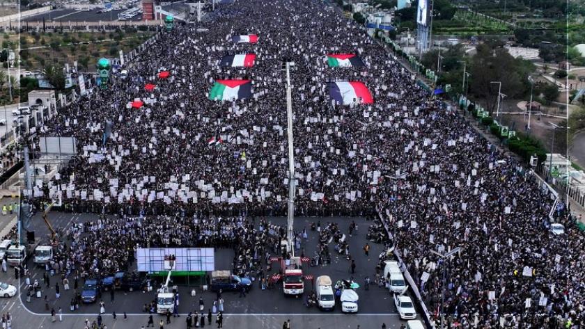 Iranpress: شاهد بالفيديو...اليمنيون في مسيرات مليونية يباركون الإنجاز التاريخي بضرب تل أبيب