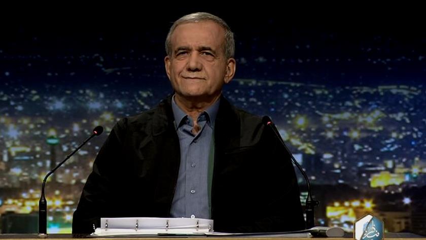 Iranpress: الرئيس الايراني المنتخب يشكر قائد الثورة ويؤكد انه سيبذل قصارى جهده لنجاح ايران