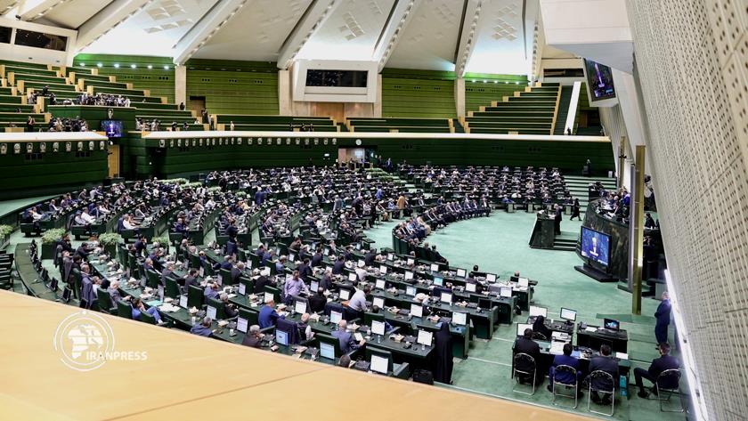 Iranpress: اليوم الثاني لمراجعة كفاءة الوزراء المقترحين لحکومة بزشكيان 