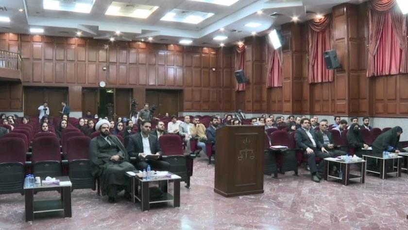 Iranpress: بدء محاكمة 104 من أعضاء زمرة المنافقين الإرهابية في طهران