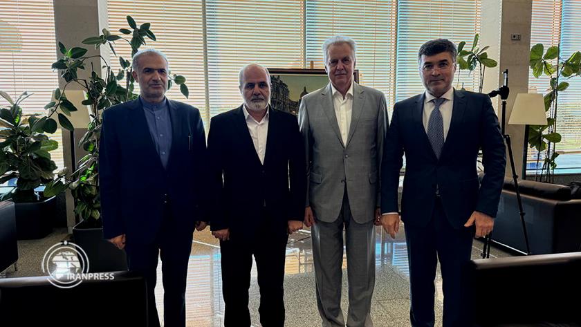 Iranpress: أمين المجلس الأعلى للأمن القومي الإيراني يصل إلى موسكو