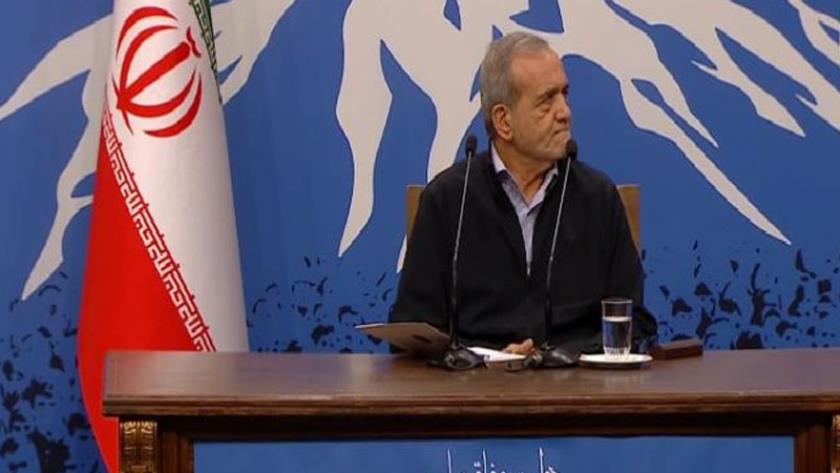Iranpress: بزشكيان: نسعى لتحسين العلاقات مع دول الجوار 