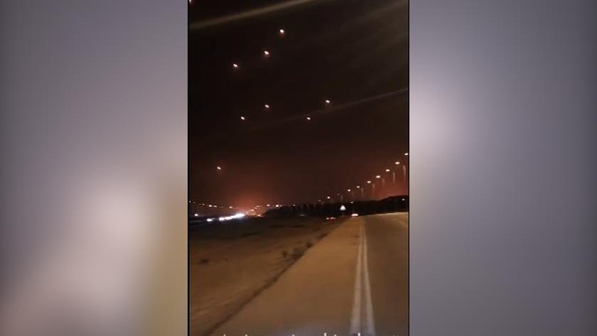 Iranpress: وقفات في طهران ابتهاجًا بالهجوم الصاروخي الإيراني على إسرائيل 