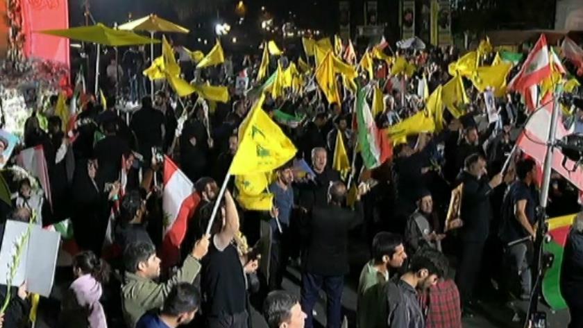 Iranpress: وقفات في بيروت ابتهاجًا بالهجوم الصاروخي الإيراني على إسرائيل 