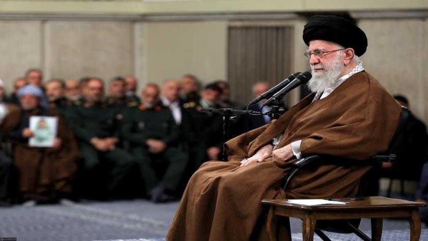 Iranpress: سماحة القائد: لا ينبغي التقليل من هجوم إسرائيل أو تضخيمه