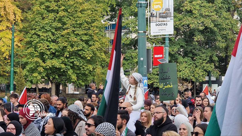 Iranpress: سراييفو.. إقامة مظاهرة دعمًا لفلسطين ولبنان