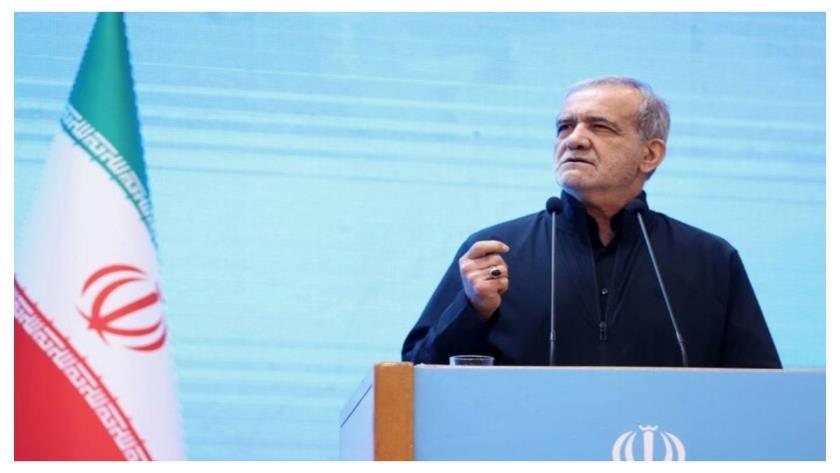 Iranpress: رئيس الجمهورية : صواريخنا للدفاع عن أنفسنا ولا نخشى الحرب