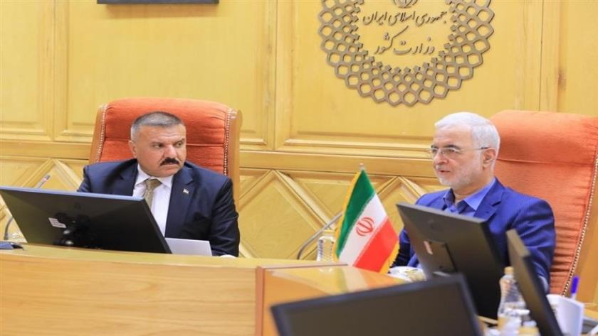 Iranpress: وزير الداخلية يؤكد على تعزيز التعاون مع العراق في كافة المجالات 