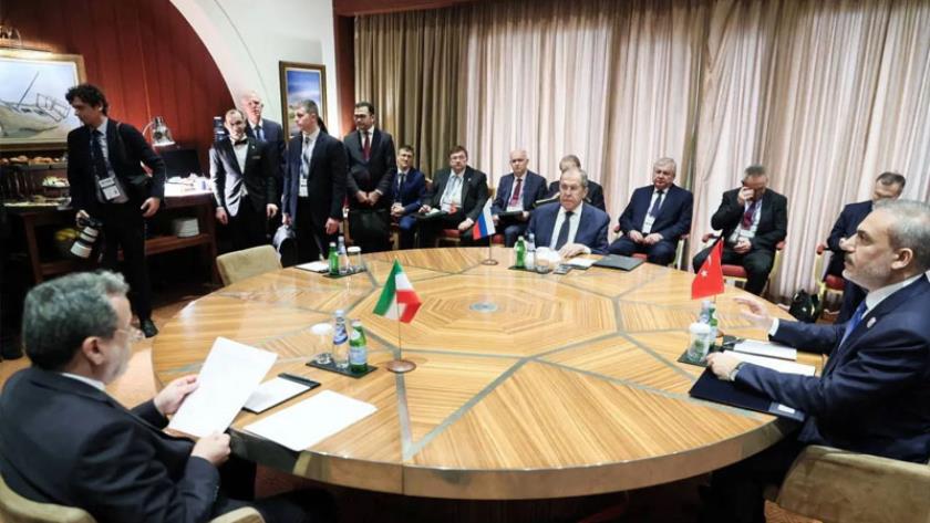 Iranpress: لافروف: موسكو تدعو إلى الحوار بين الحكومة السورية والمعارضة الشرعية