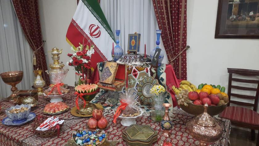 Iranpress: إحياء تقليد "ليلة يلدا" في إسلام آباد كرمز للوحدة الثقافية بين دول المنطقة