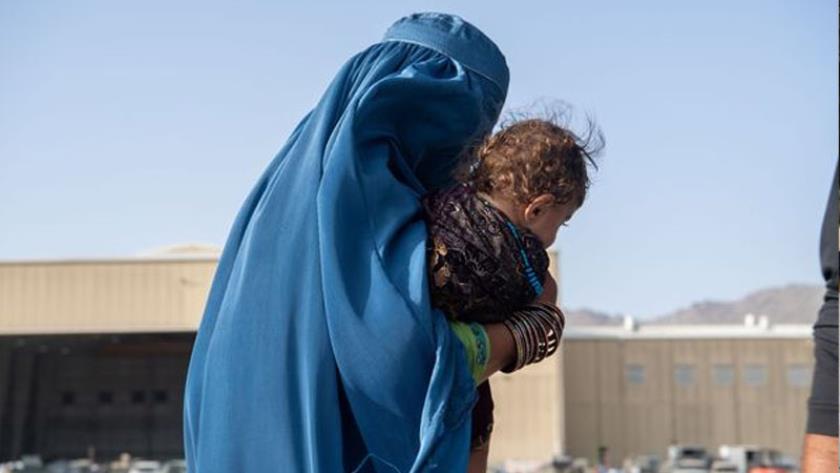 Iranpress: قرار طالبان بشأن ‘نوافذ البيوت’ تثير الجدل