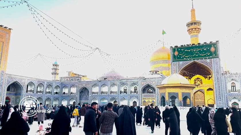 Iranpress: الأجواء الروحانية في الحرم الرضوي على أعتاب ميلاد الإمام علي (ع) + فيديو