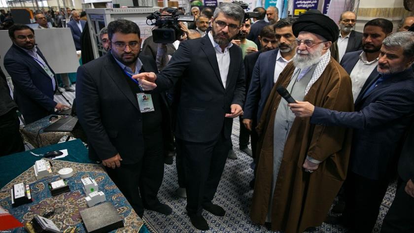 Iranpress: سماحة القائد: الحل الوحيد لتقدم البلاد هو الاستفادة من قدرات القطاع الخاص