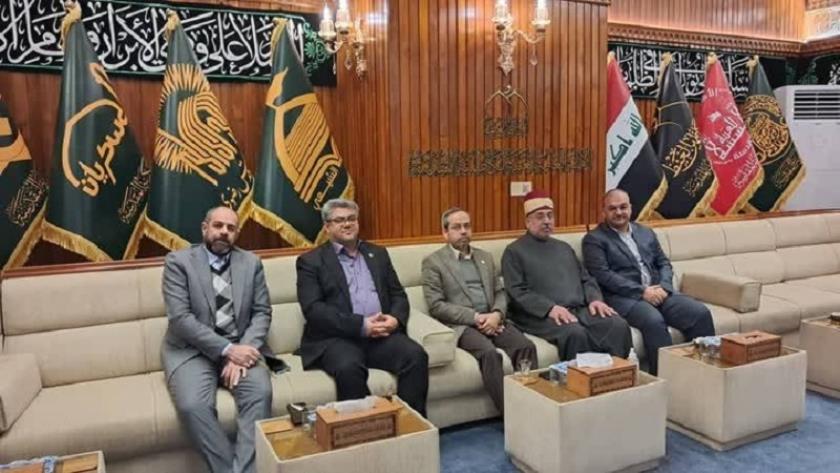 Iranpress: رئيس جامعة الإمام الرضا (ع) الدولیة يلتقي مدراء العتبة الكاظمية المقدسة 
