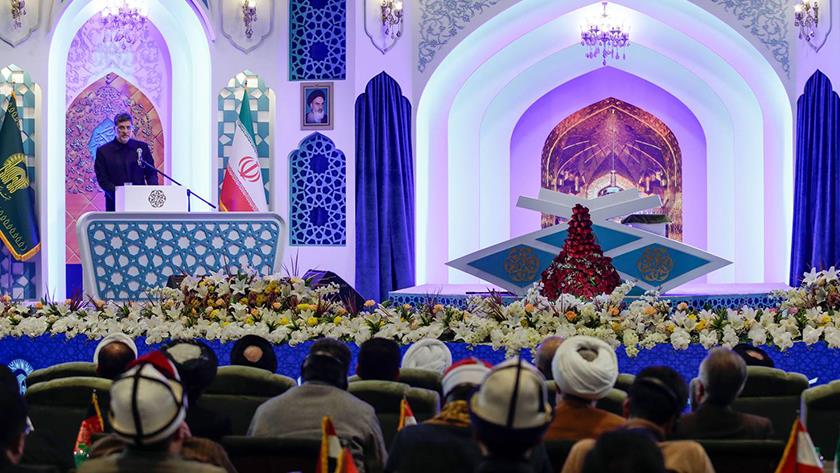 Iranpress: افتتاحية مسابقات القرآن الكريم في الحرم الرضوي المقدس