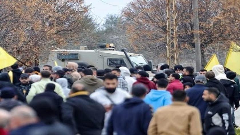 Iranpress: أهالي جنوب لبنان يتوافدون إلى بلداتهم رغم محاولات الاحتلال ترهيبهم