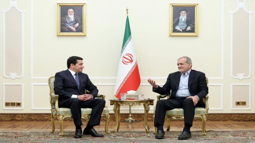 Iranpress: الرئيس بزشكيان: تغيير حدود المنطقة غير مقبول على الإطلاق