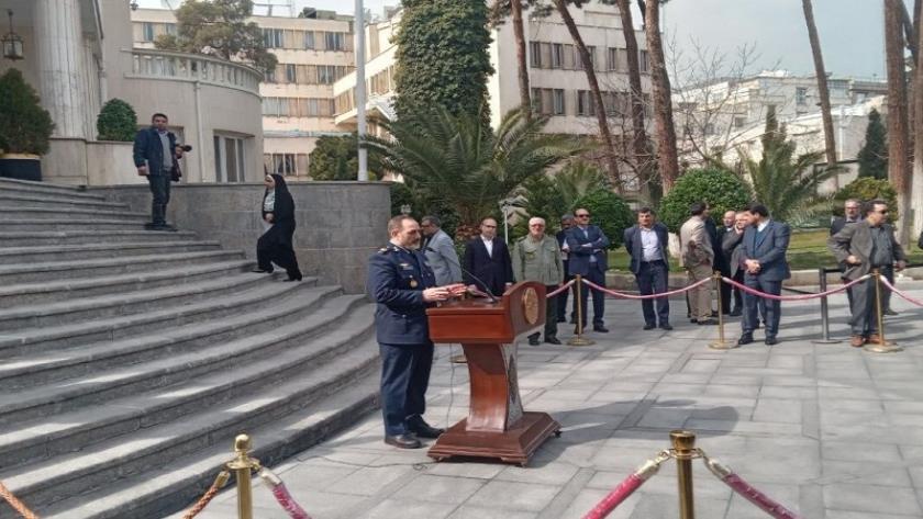 Iranpress: وزير الدفاع الإيراني: الكشف عن أنظمة دفاعية جديدة في المستقبل القريب