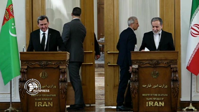 Iranpress: إيران وتركمانستان تعززان التعاون الثقافي والاقتصادي من خلال مفاوضات عميقة