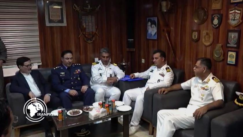 Iranpress: وصول عدد من سفن القوة البحرية الإيرانية إلى مومباي