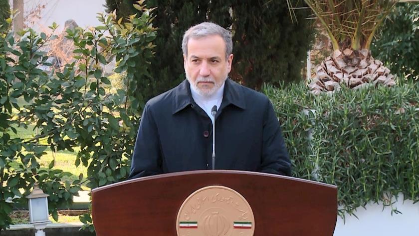 Iranpress: عراقتشي: وزير الخارجية الروسي وأمير قطر لم يحملا رسائل من الولايات المتحدة