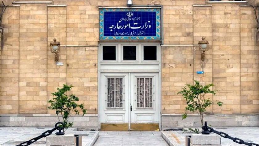 Iranpress: إيران تستدعي السفير البريطاني احتجاجا على مزاعم بلادها ضدها