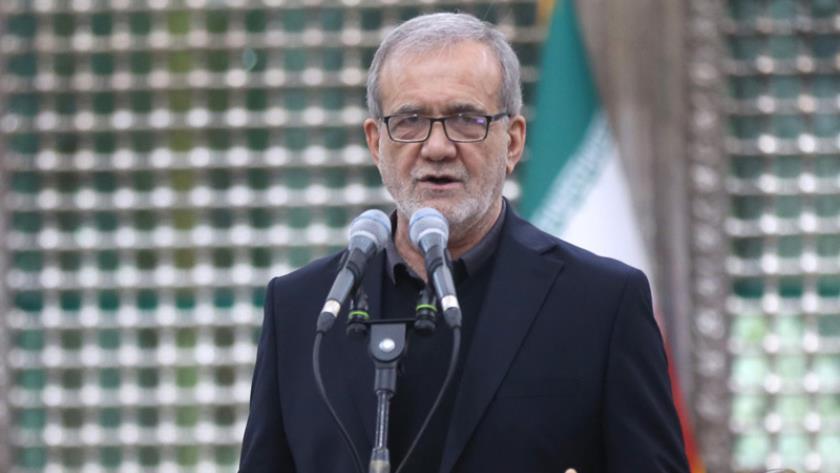 Iranpress: بزشكيان: الإمام علي (ع) كان الصوت العالي للعدالة