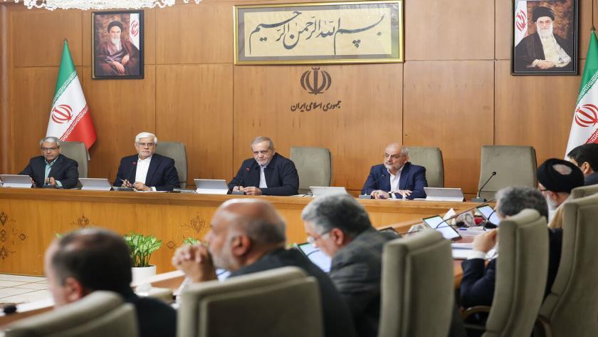 Iranpress:  الرئيس الإيراني: مسار المفاوضات مع أمريكا يعتمد على سلوك واشنطن
