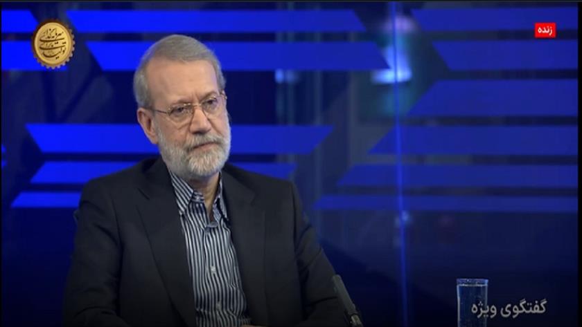 Iranpress: لاريجاني: إذا ارتكبت أمريكا خطأ، ستضطر إيران للذهاب نحو السلاح النووي