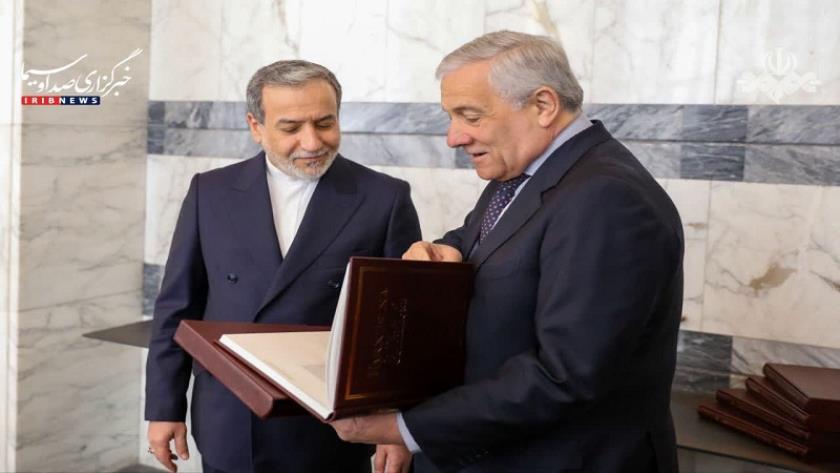 Iranpress: عراقشي يلتقي وزير الخارجية الإيطالي قبل المفاوضات غير المباشرة مع أمريكا