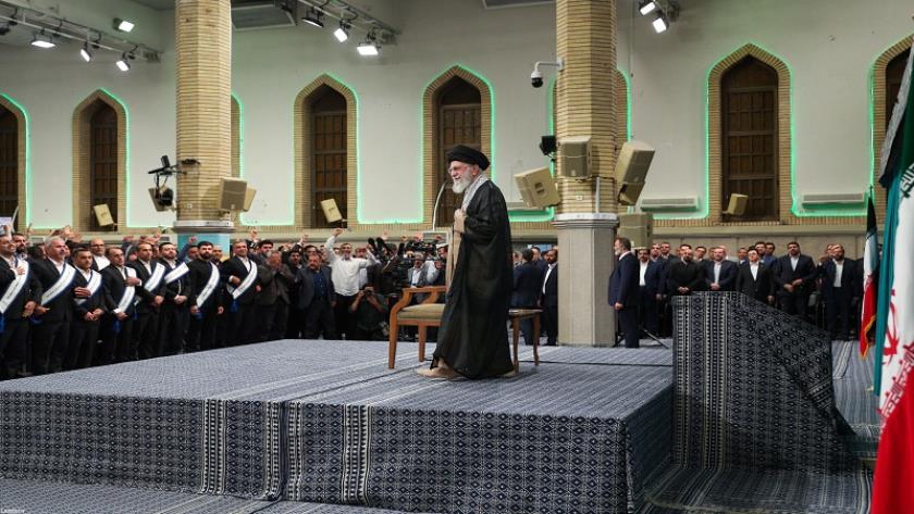 ایران برس: سماحة القائد: سلامة العمال أمر بالغ الأهمية ويجب تأمينها