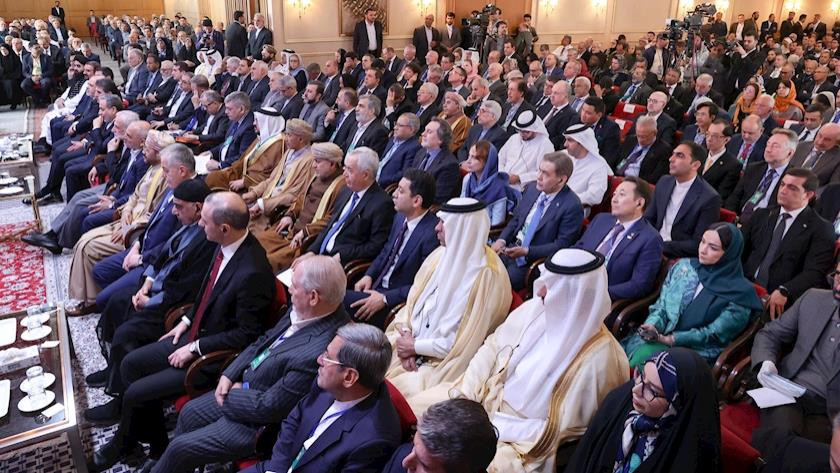 Iranpress: ضرورة استمرار الحوارات الإقليمية لحل أزمات غرب آسيا