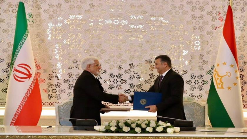 Iranpress: توقيع 4 وثائق تعاون بين إيران وطاجيكستان: خطوات جديدة لتعزيز العلاقات 