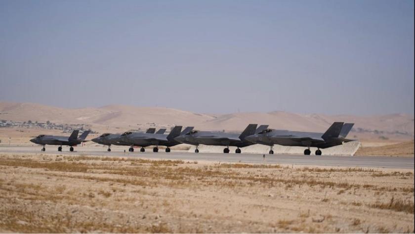 Iranpress: الجيش الإيراني: استهداف مقاتلة F35 في غرب البلاد والطيار قفز بالمظلة