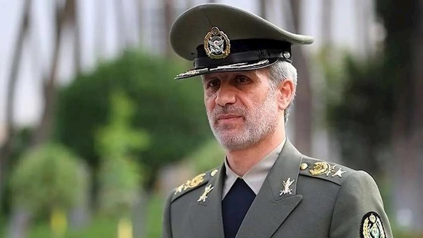 Iranpress: قائد الجيش الإيراني: الجيش الثوري سيحمي وحدة الأراضي الإيرانية حتى الرمق الأخير