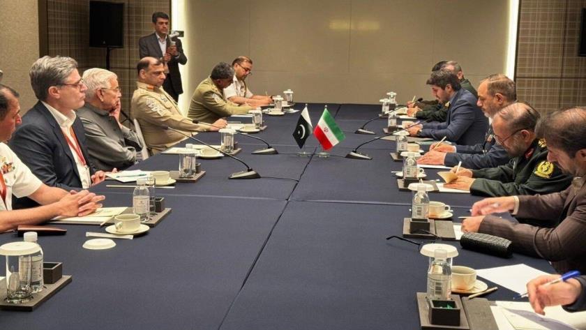 Iranpress: وزير الدفاع الباكستاني يدين العدوان الصهيوني على إيران