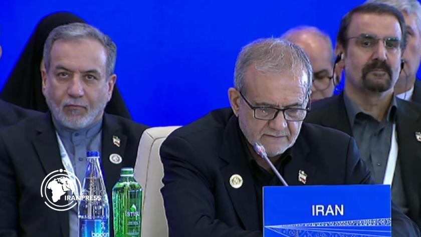Iranpress: الرئيس بزشكيان: بالتزامن مع المفاوضات بدأت أمريكا هجماتها غير القانونية على إيران