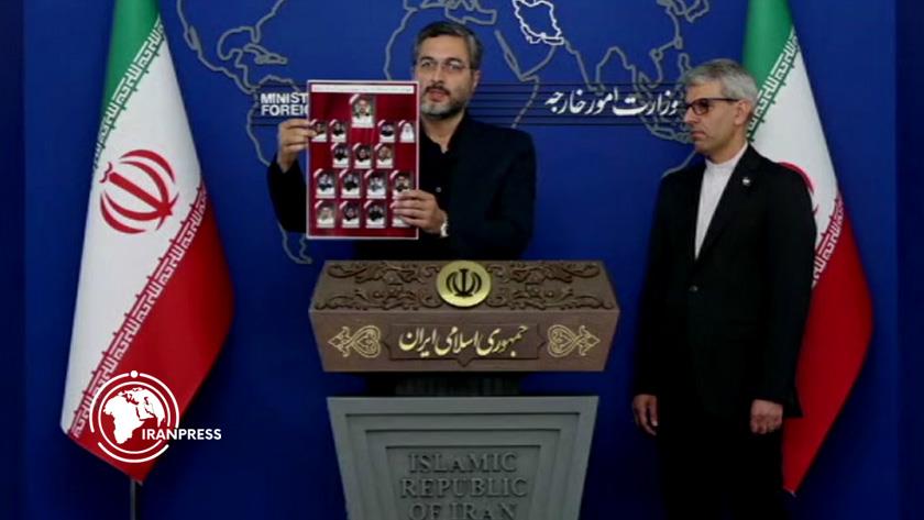 Iranpress: شقيق عالم شهيد: عائلتي استشهدت لأنها سعت لرفعة إيران + فيديو