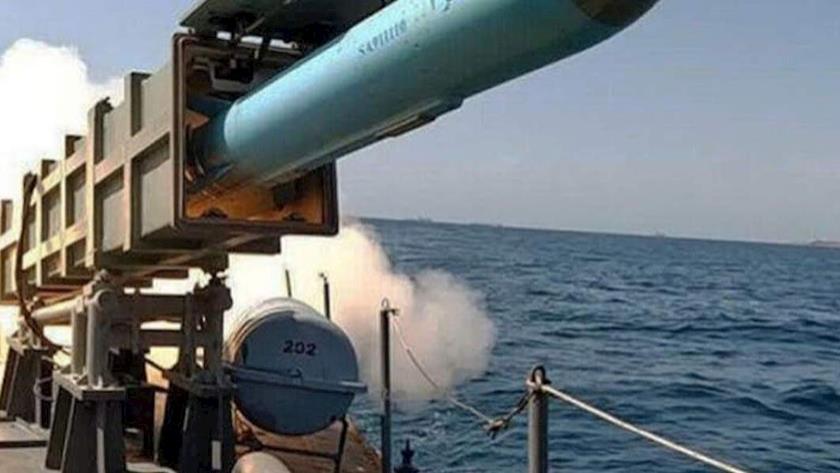 Iranpress: انطلاق مناورات "اقتدار 1404" الصاروخية للجيش الإيراني في بحر عمان + فيديو