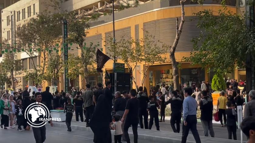 Iranpress: مشهد تحتضن مراسم عزاء للنبي الأكرم (ص) والإمامين الحسن والرضا (ع) + فيديو